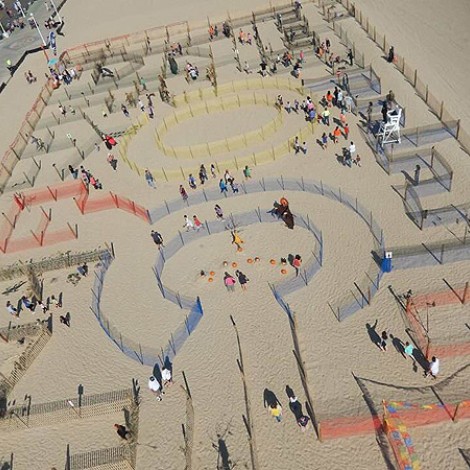 maze made on the beach